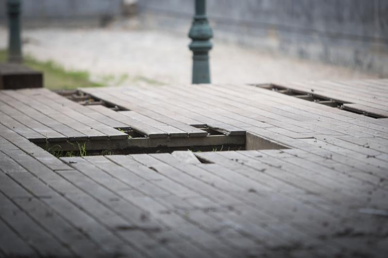 Así de deteriorado se encuentra el parque a espaldas del Cuarto Real de Santo Domingo