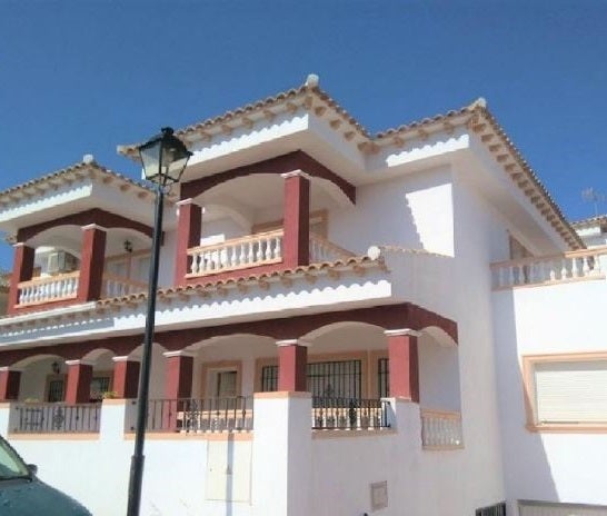 Casa en Freila de 179 metros cuadrados por 93.500 euros.