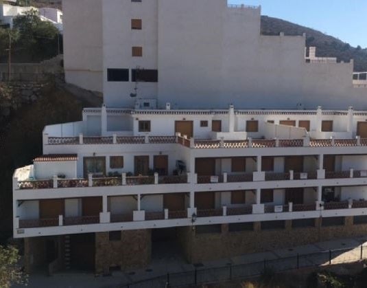 Piso en Polopos de 74 metros cuadrados por 56.700 euros.