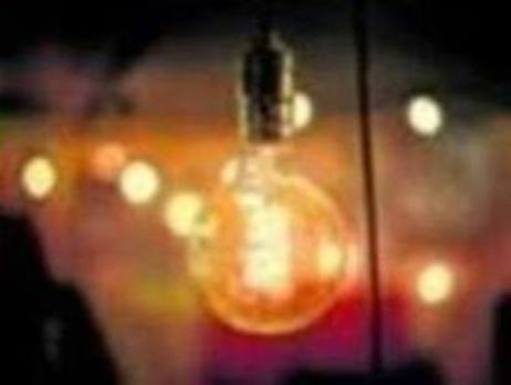 Las bombillas de diodo consumen muchísima menos energía que las tradicionales, aunque su coste de fabricación es superior.