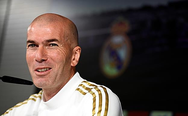 Zidane insiste en la importancia de Mestalla y pasa del clásico