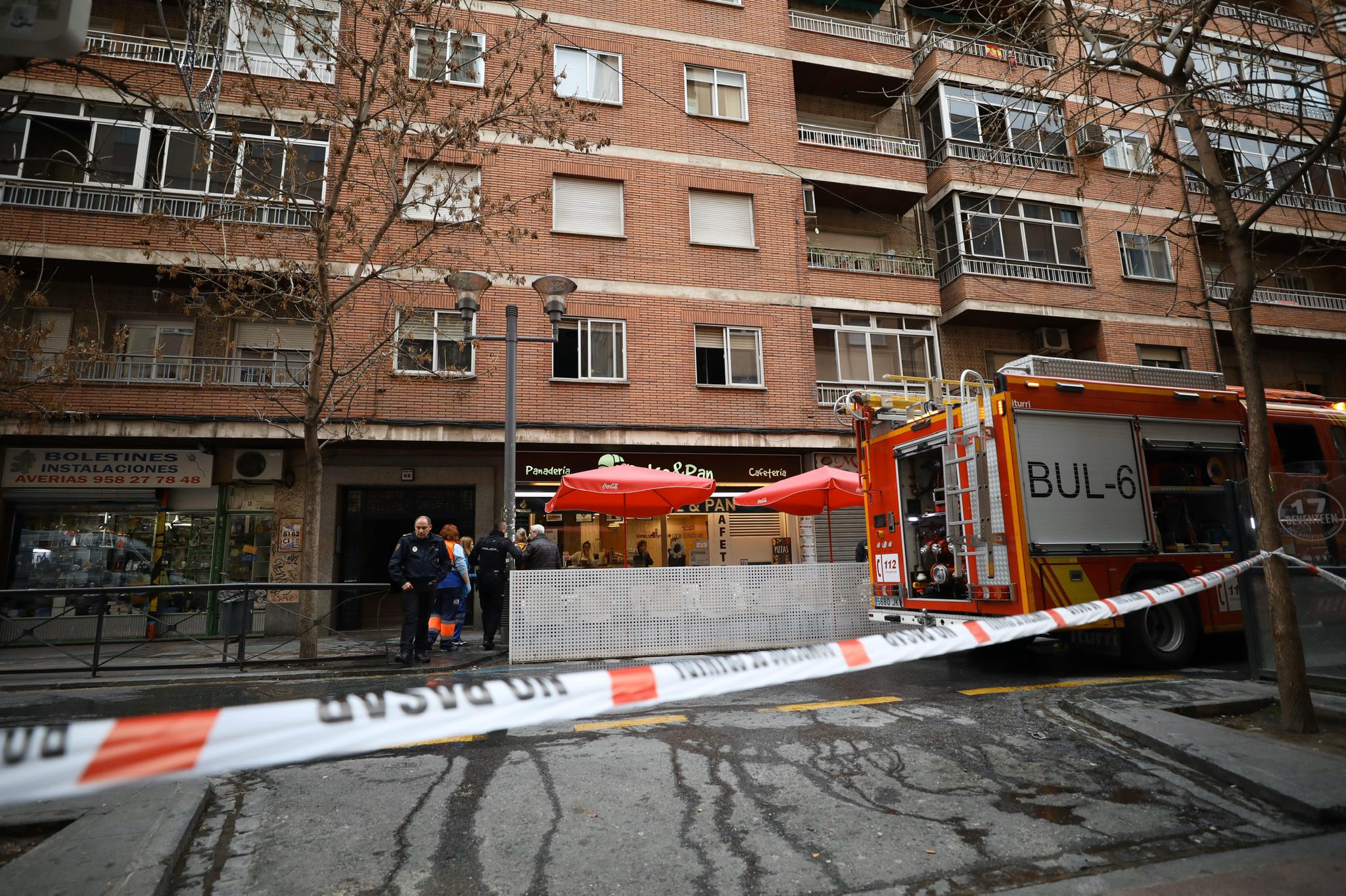 El fuego se ha originado en la cocina de la vivienda, y ha requerido la intervención del cuerpo de Bomberos