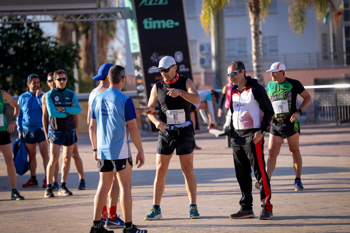 La XX Subida Pedestre al Conjuro arrancó a las 10 de la mañana, y los corredores tuvieron que enfrentarse a 17,8 kilometros en una mañana soleada