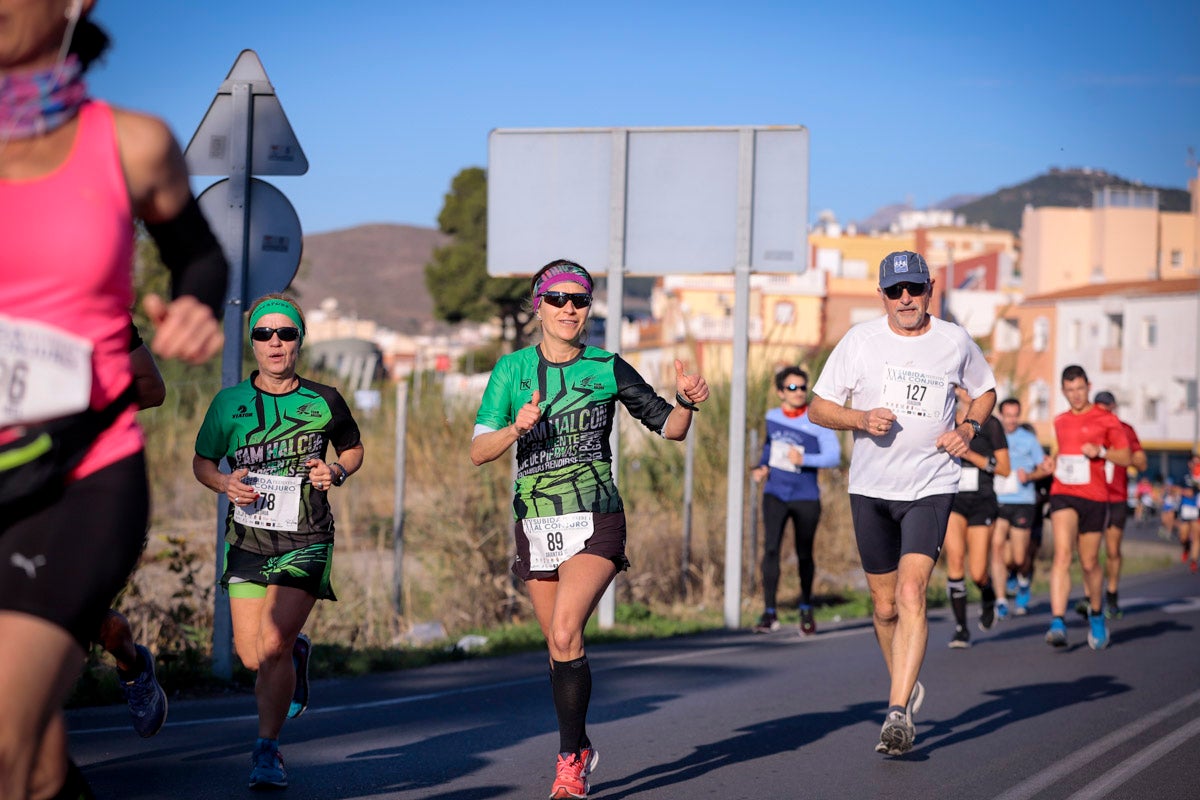 La XX Subida Pedestre al Conjuro arrancó a las 10 de la mañana, y los corredores tuvieron que enfrentarse a 17,8 kilometros en una mañana soleada