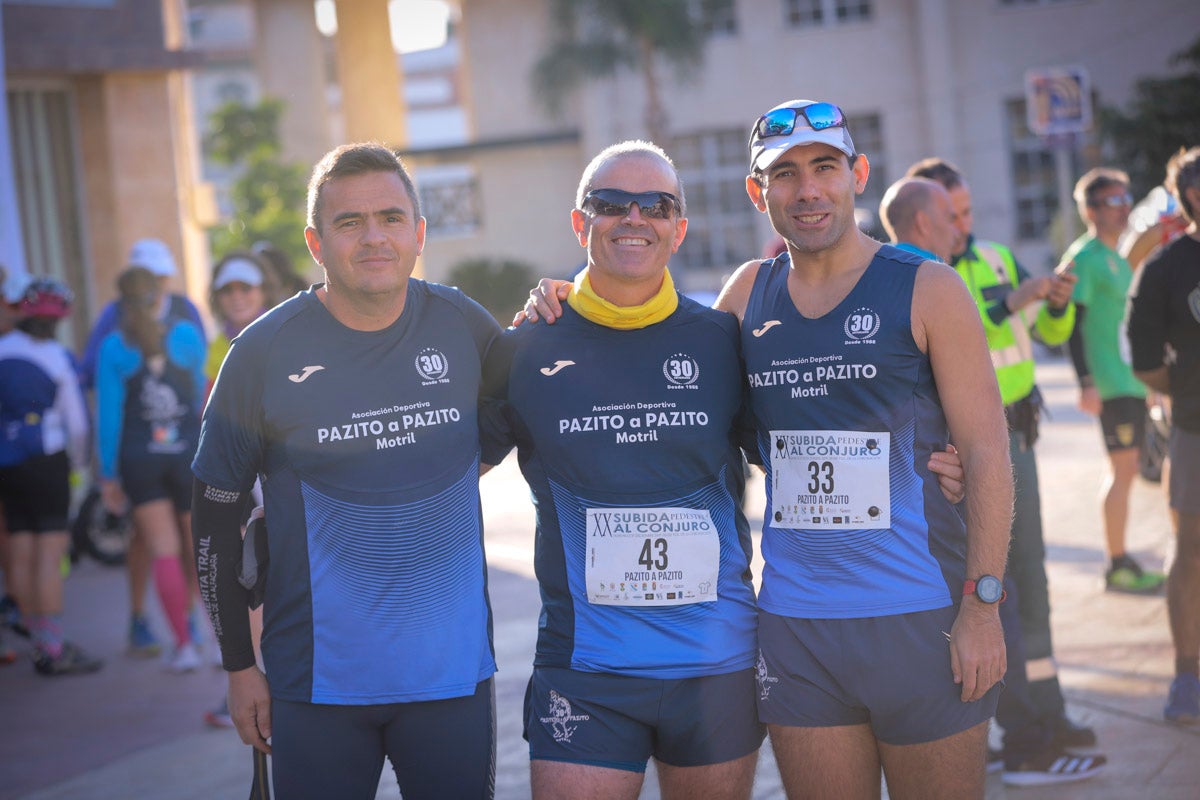 La XX Subida Pedestre al Conjuro arrancó a las 10 de la mañana, y los corredores tuvieron que enfrentarse a 17,8 kilometros en una mañana soleada