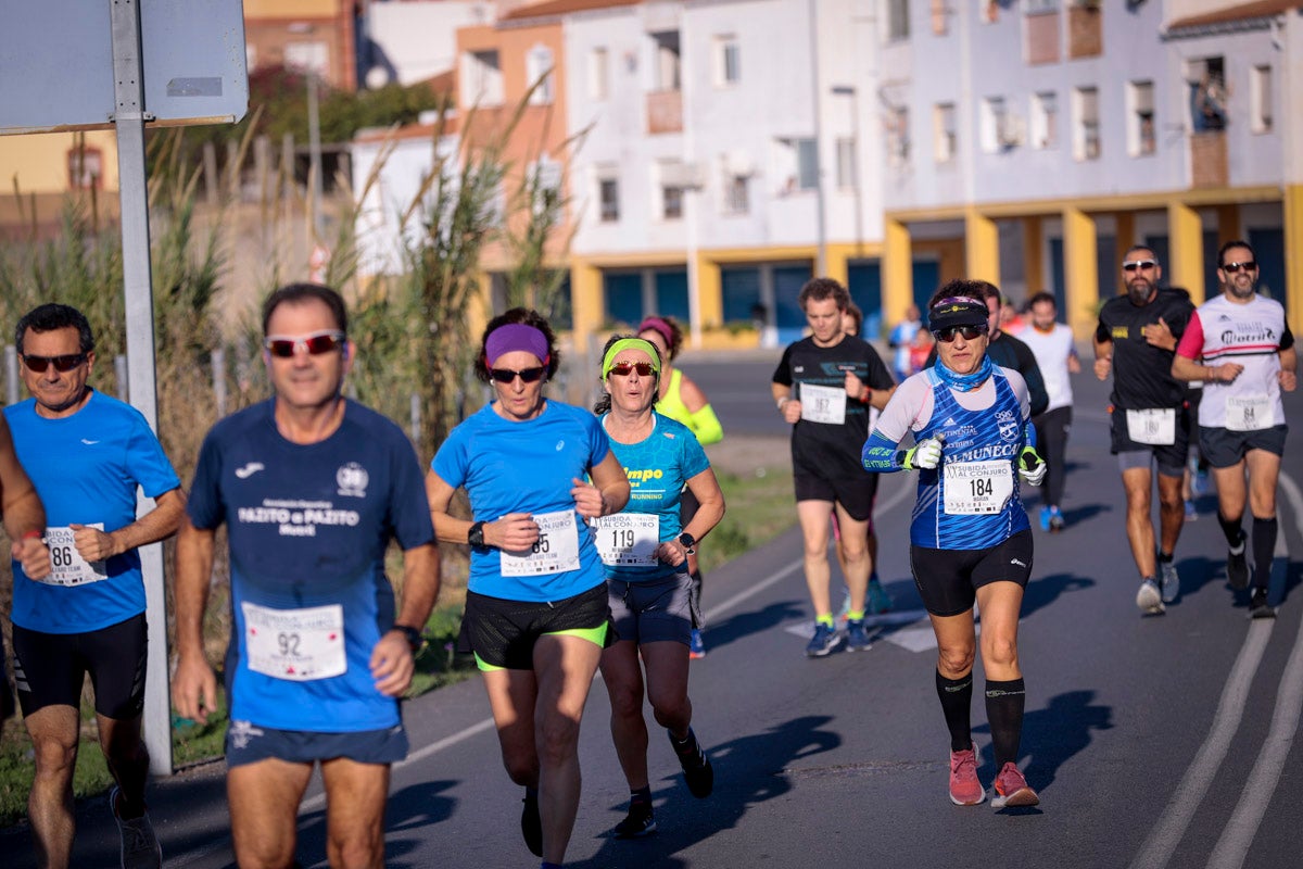 La XX Subida Pedestre al Conjuro arrancó a las 10 de la mañana, y los corredores tuvieron que enfrentarse a 17,8 kilometros en una mañana soleada