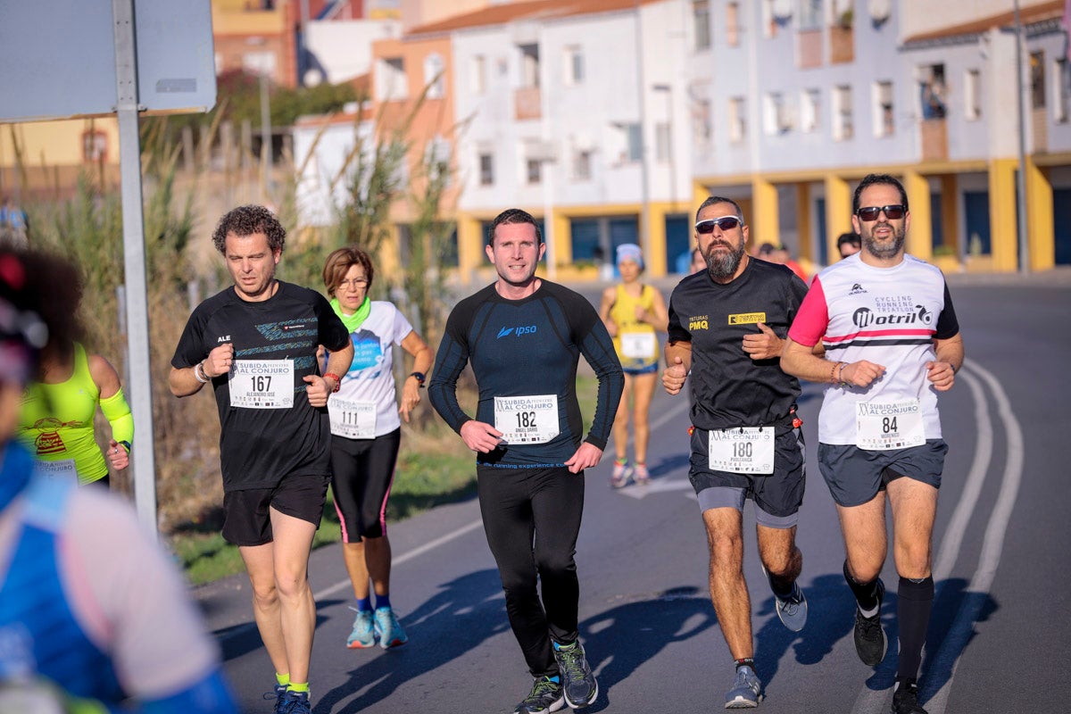 La XX Subida Pedestre al Conjuro arrancó a las 10 de la mañana, y los corredores tuvieron que enfrentarse a 17,8 kilometros en una mañana soleada