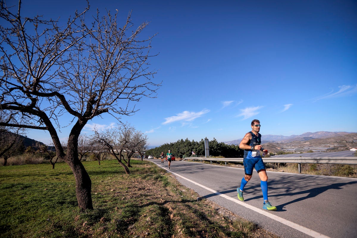 La XX Subida Pedestre al Conjuro arrancó a las 10 de la mañana, y los corredores tuvieron que enfrentarse a 17,8 kilometros en una mañana soleada