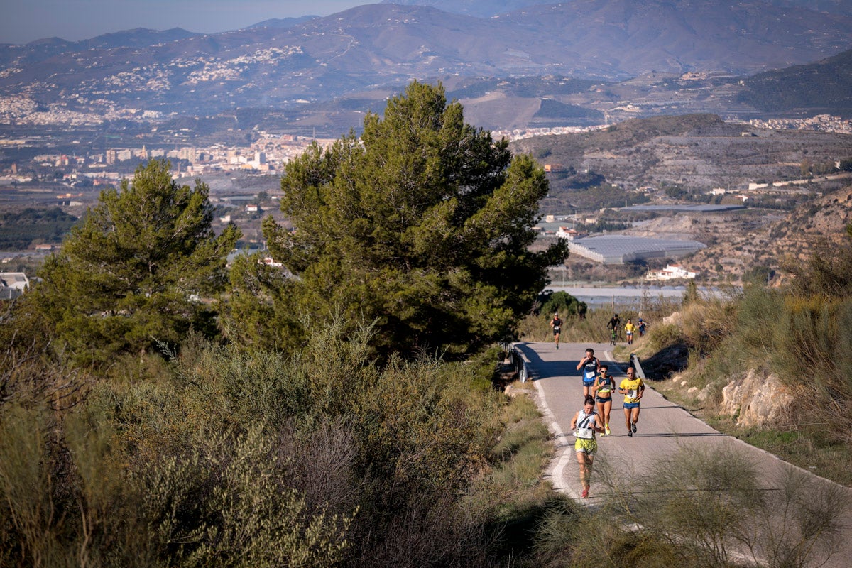 La XX Subida Pedestre al Conjuro arrancó a las 10 de la mañana, y los corredores tuvieron que enfrentarse a 17,8 kilometros en una mañana soleada