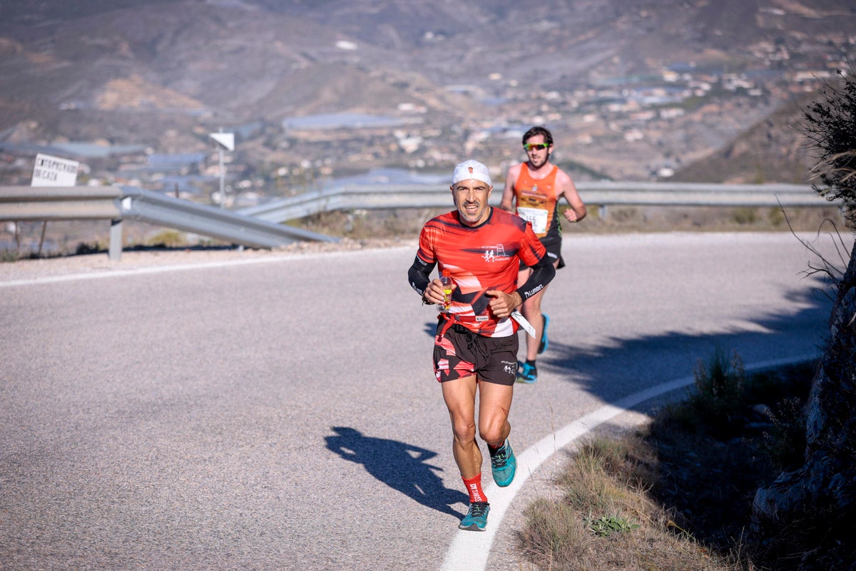 La XX Subida Pedestre al Conjuro arrancó a las 10 de la mañana, y los corredores tuvieron que enfrentarse a 17,8 kilometros en una mañana soleada
