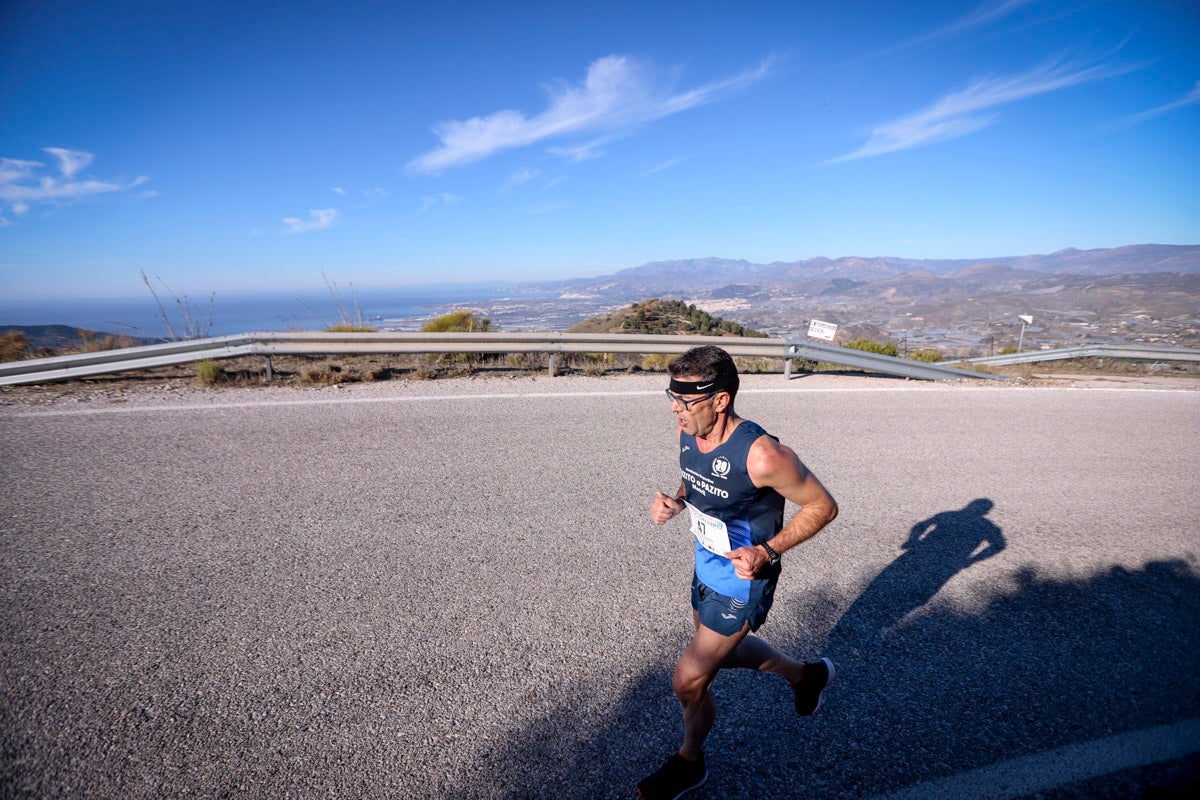 La XX Subida Pedestre al Conjuro arrancó a las 10 de la mañana, y los corredores tuvieron que enfrentarse a 17,8 kilometros en una mañana soleada
