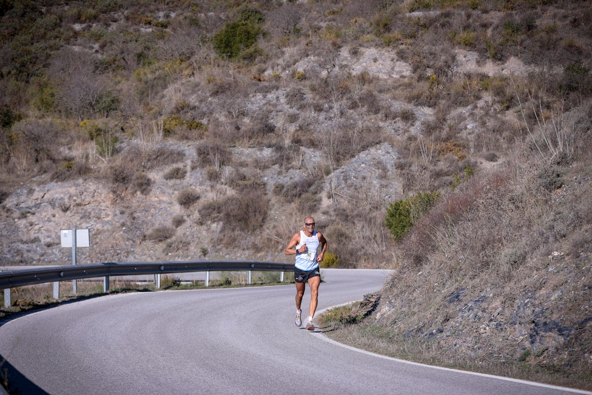 La XX Subida Pedestre al Conjuro arrancó a las 10 de la mañana, y los corredores tuvieron que enfrentarse a 17,8 kilometros en una mañana soleada