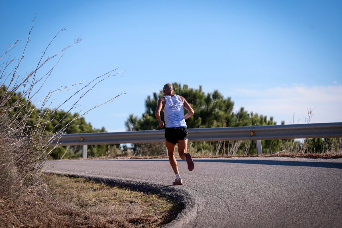La XX Subida Pedestre al Conjuro arrancó a las 10 de la mañana, y los corredores tuvieron que enfrentarse a 17,8 kilometros en una mañana soleada