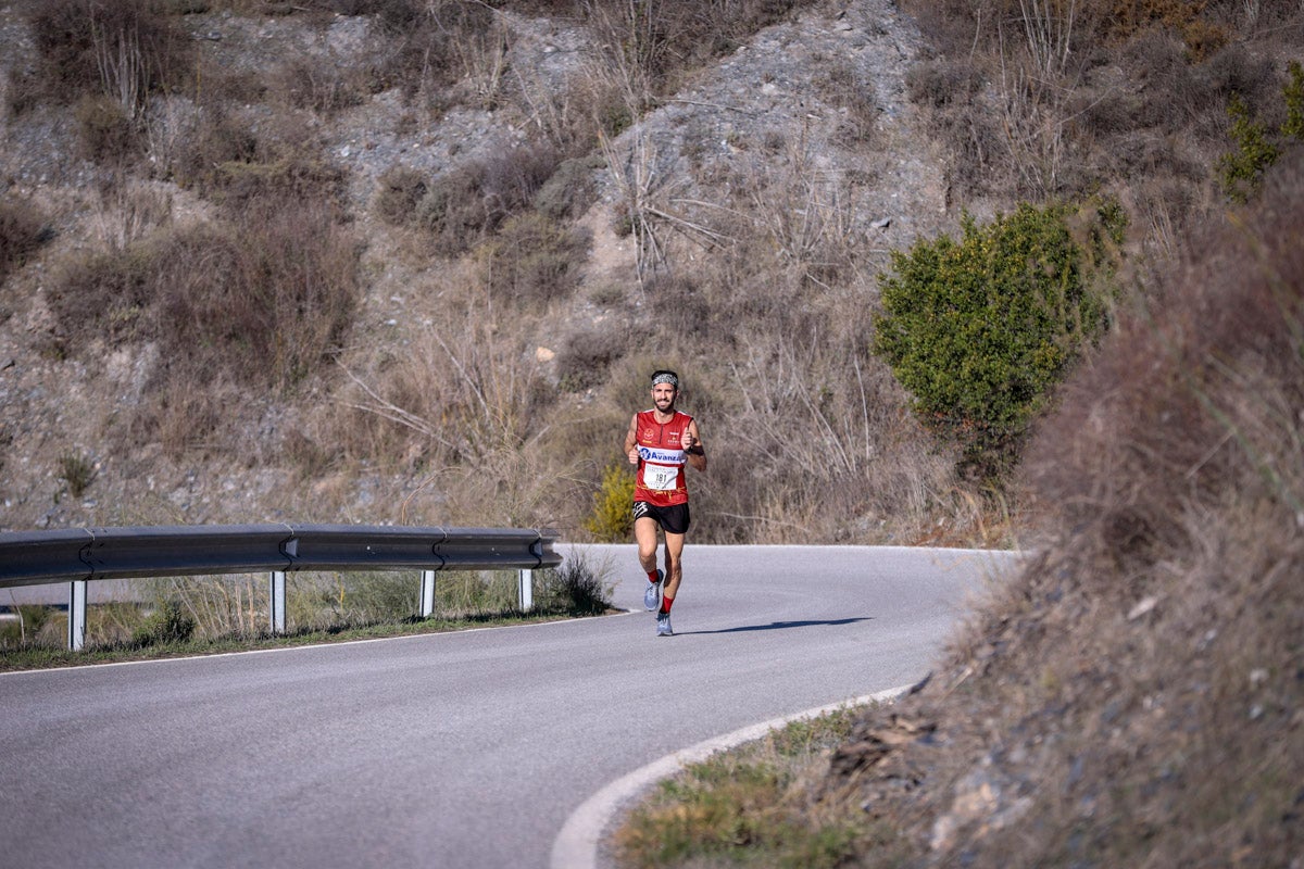 La XX Subida Pedestre al Conjuro arrancó a las 10 de la mañana, y los corredores tuvieron que enfrentarse a 17,8 kilometros en una mañana soleada