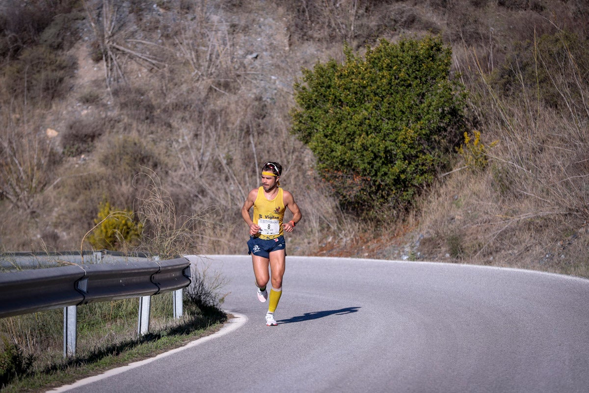 La XX Subida Pedestre al Conjuro arrancó a las 10 de la mañana, y los corredores tuvieron que enfrentarse a 17,8 kilometros en una mañana soleada