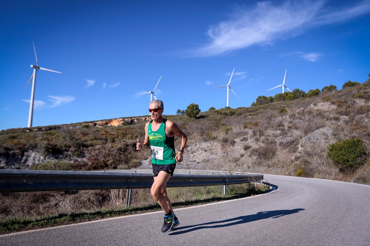 La XX Subida Pedestre al Conjuro arrancó a las 10 de la mañana, y los corredores tuvieron que enfrentarse a 17,8 kilometros en una mañana soleada