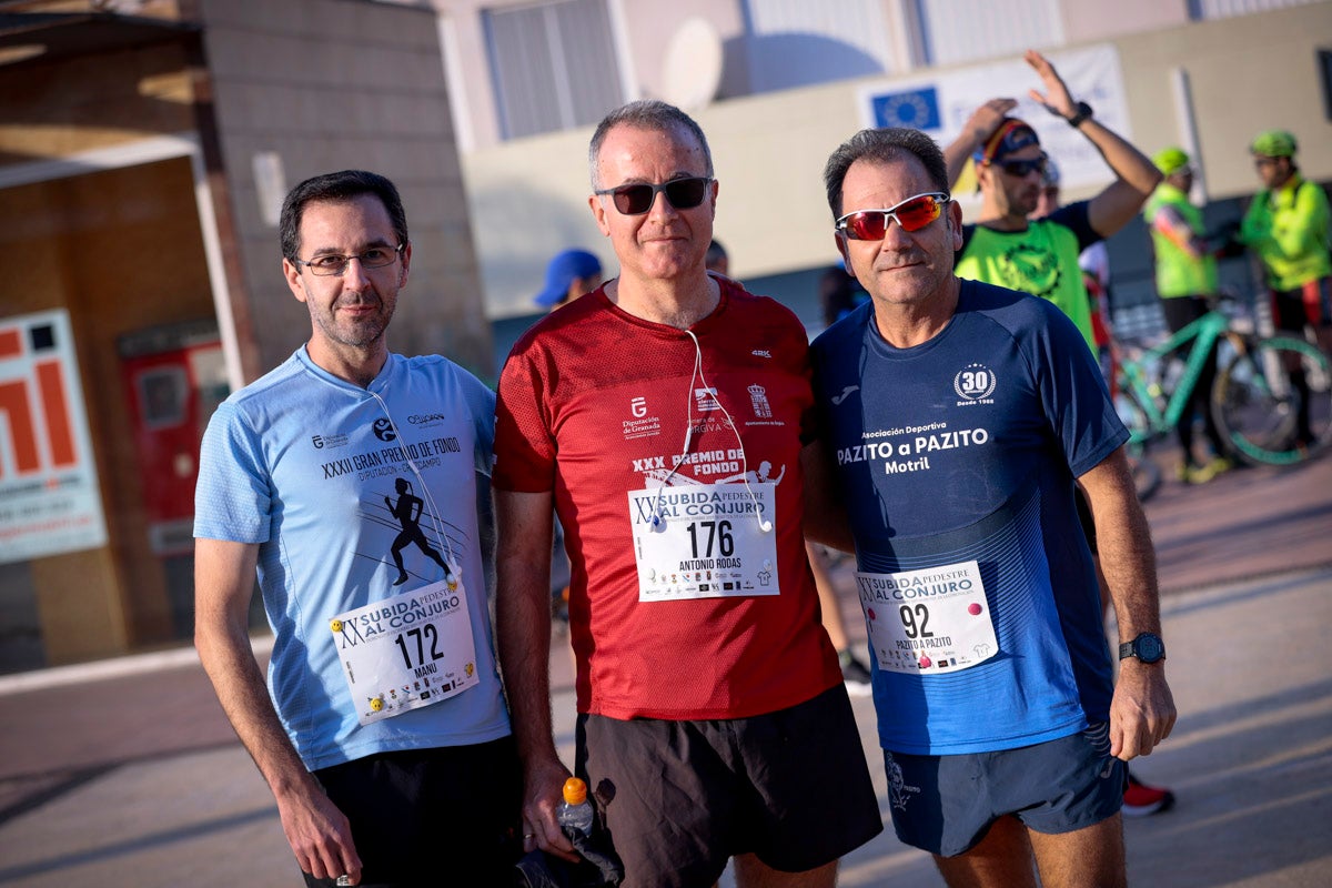 La XX Subida Pedestre al Conjuro arrancó a las 10 de la mañana, y los corredores tuvieron que enfrentarse a 17,8 kilometros en una mañana soleada