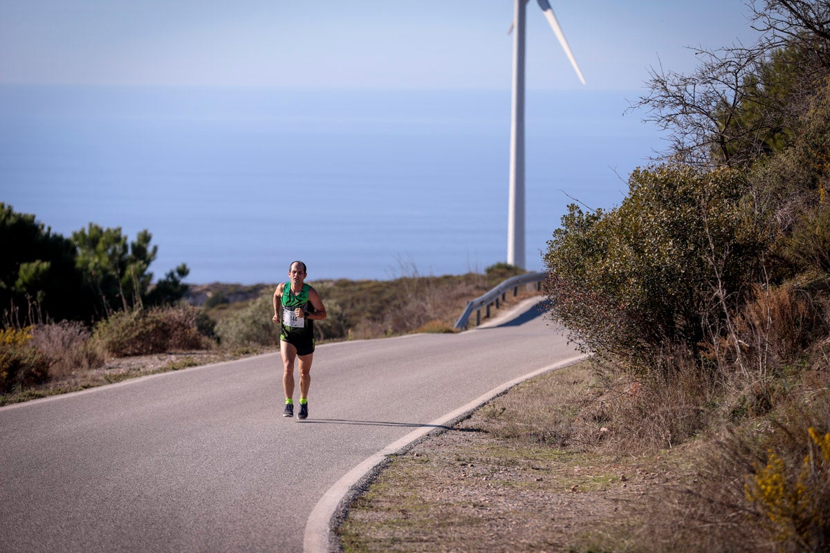 La XX Subida Pedestre al Conjuro arrancó a las 10 de la mañana, y los corredores tuvieron que enfrentarse a 17,8 kilometros en una mañana soleada