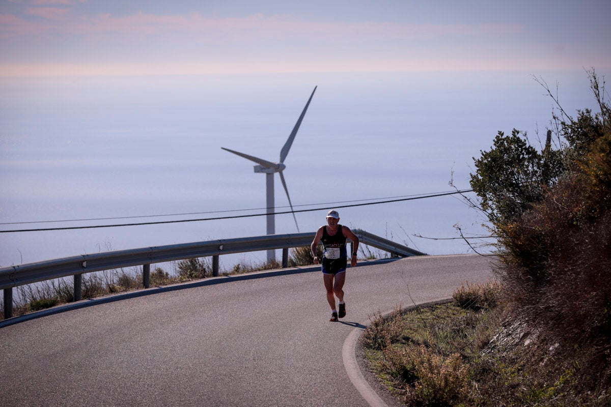La XX Subida Pedestre al Conjuro arrancó a las 10 de la mañana, y los corredores tuvieron que enfrentarse a 17,8 kilometros en una mañana soleada