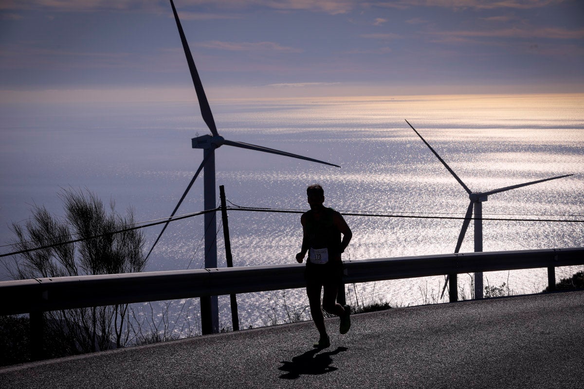 La XX Subida Pedestre al Conjuro arrancó a las 10 de la mañana, y los corredores tuvieron que enfrentarse a 17,8 kilometros en una mañana soleada