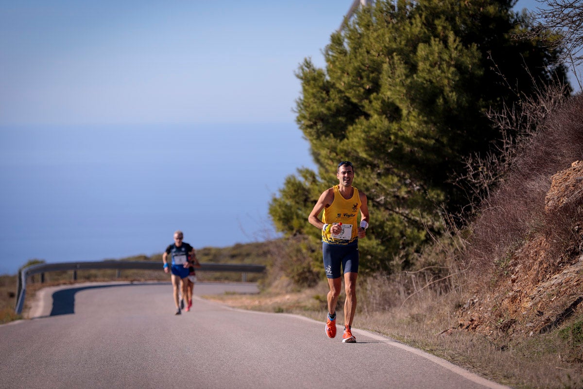 La XX Subida Pedestre al Conjuro arrancó a las 10 de la mañana, y los corredores tuvieron que enfrentarse a 17,8 kilometros en una mañana soleada