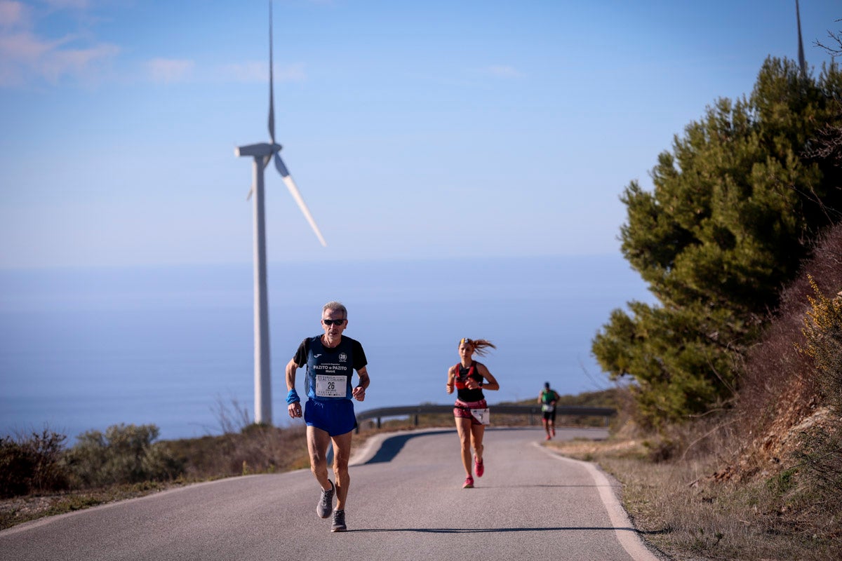 La XX Subida Pedestre al Conjuro arrancó a las 10 de la mañana, y los corredores tuvieron que enfrentarse a 17,8 kilometros en una mañana soleada