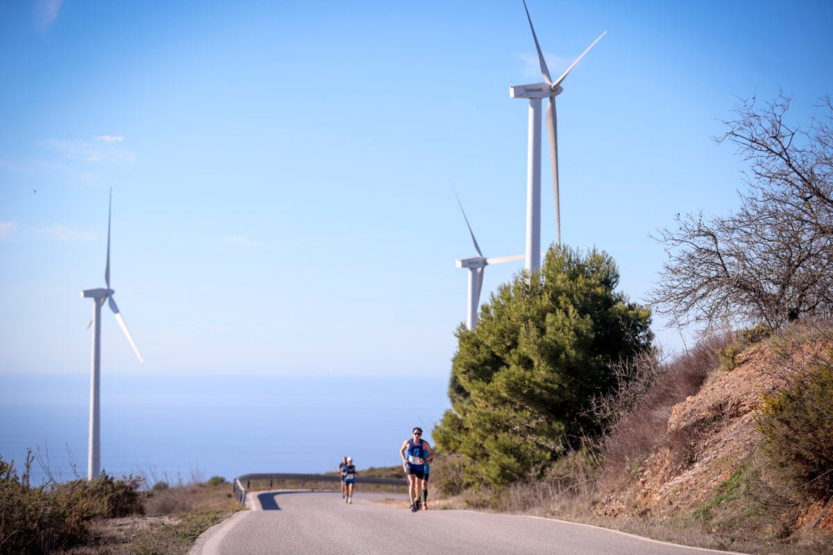 La XX Subida Pedestre al Conjuro arrancó a las 10 de la mañana, y los corredores tuvieron que enfrentarse a 17,8 kilometros en una mañana soleada