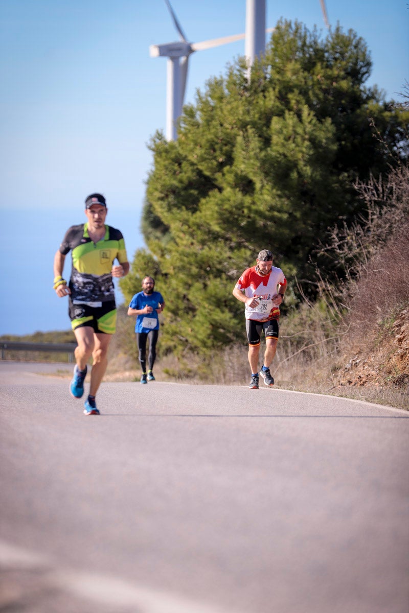 La XX Subida Pedestre al Conjuro arrancó a las 10 de la mañana, y los corredores tuvieron que enfrentarse a 17,8 kilometros en una mañana soleada