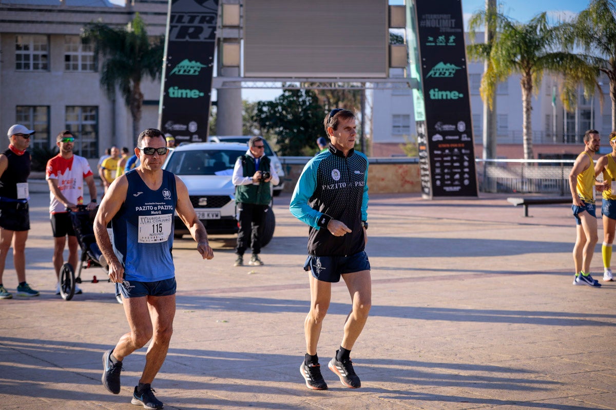 La XX Subida Pedestre al Conjuro arrancó a las 10 de la mañana, y los corredores tuvieron que enfrentarse a 17,8 kilometros en una mañana soleada