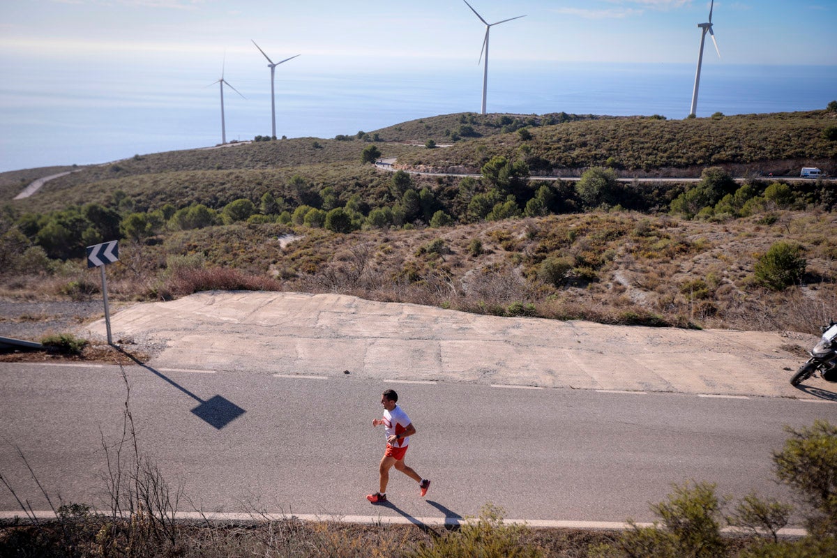 La XX Subida Pedestre al Conjuro arrancó a las 10 de la mañana, y los corredores tuvieron que enfrentarse a 17,8 kilometros en una mañana soleada