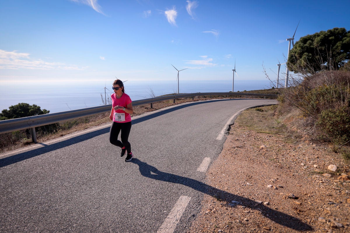 La XX Subida Pedestre al Conjuro arrancó a las 10 de la mañana, y los corredores tuvieron que enfrentarse a 17,8 kilometros en una mañana soleada