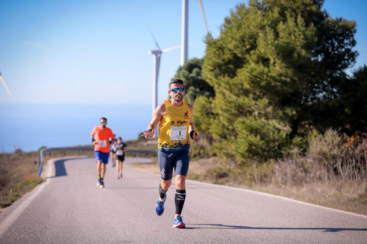 La XX Subida Pedestre al Conjuro arrancó a las 10 de la mañana, y los corredores tuvieron que enfrentarse a 17,8 kilometros en una mañana soleada