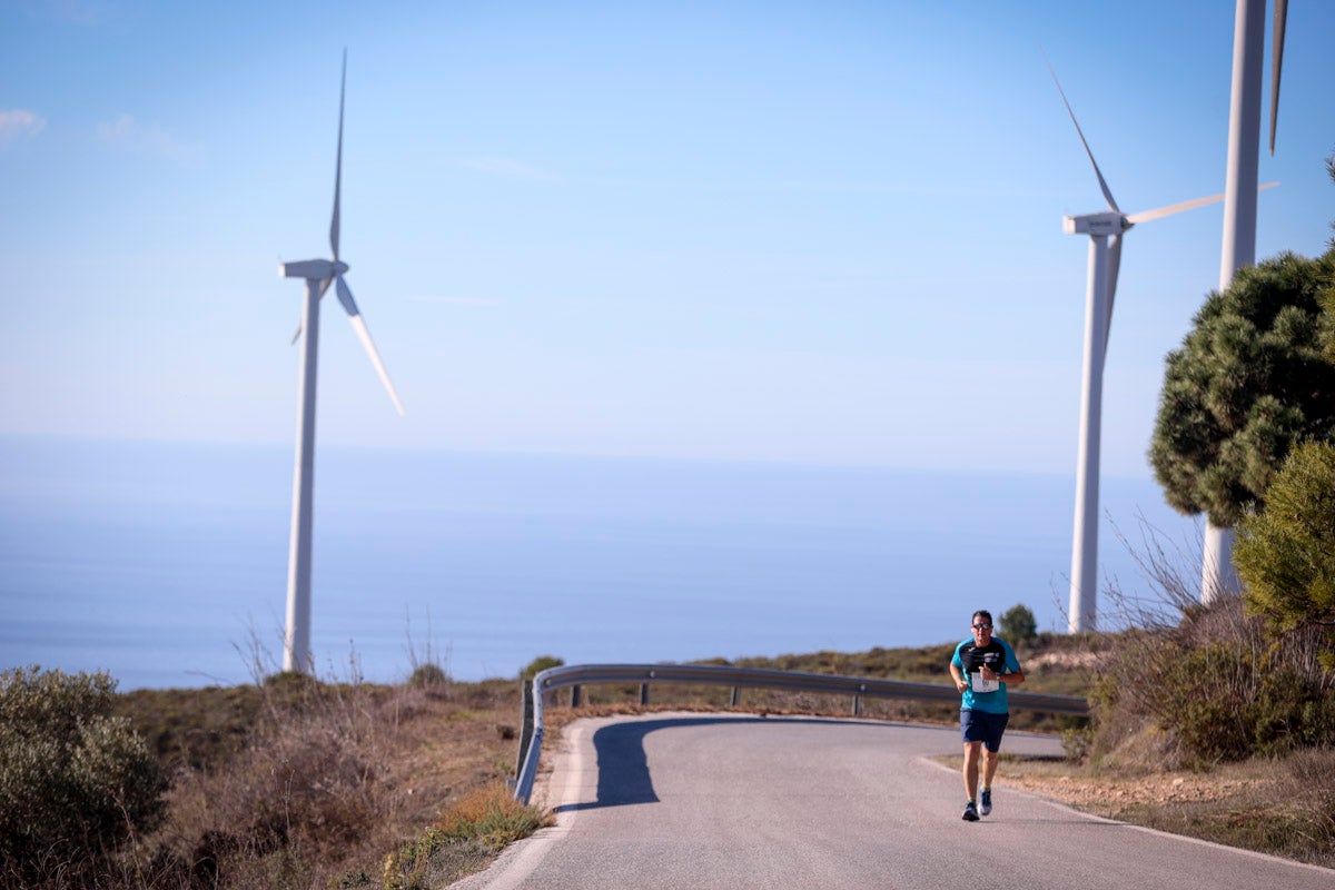 La XX Subida Pedestre al Conjuro arrancó a las 10 de la mañana, y los corredores tuvieron que enfrentarse a 17,8 kilometros en una mañana soleada