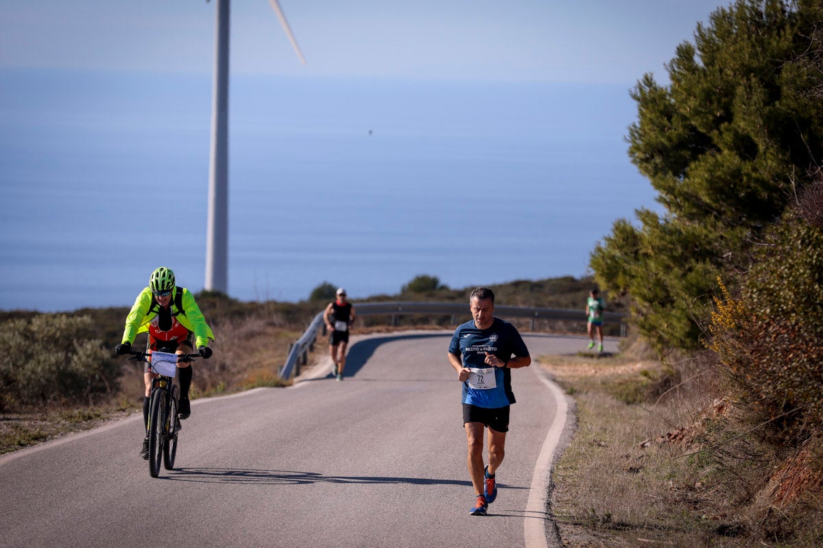 La XX Subida Pedestre al Conjuro arrancó a las 10 de la mañana, y los corredores tuvieron que enfrentarse a 17,8 kilometros en una mañana soleada
