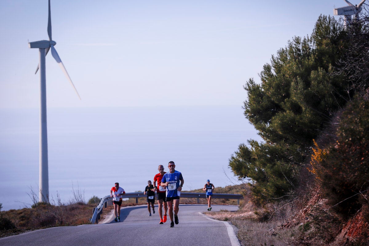 La XX Subida Pedestre al Conjuro arrancó a las 10 de la mañana, y los corredores tuvieron que enfrentarse a 17,8 kilometros en una mañana soleada
