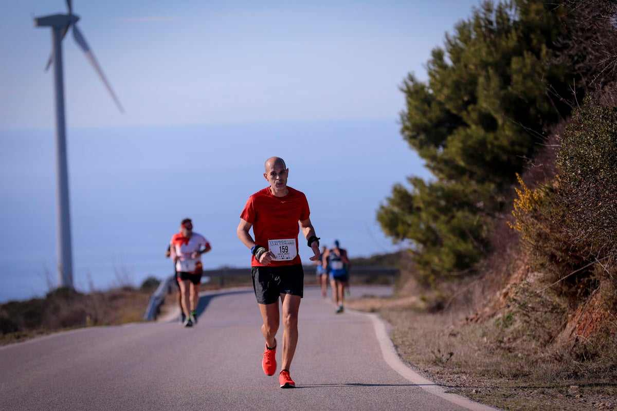 La XX Subida Pedestre al Conjuro arrancó a las 10 de la mañana, y los corredores tuvieron que enfrentarse a 17,8 kilometros en una mañana soleada