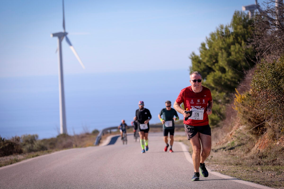 La XX Subida Pedestre al Conjuro arrancó a las 10 de la mañana, y los corredores tuvieron que enfrentarse a 17,8 kilometros en una mañana soleada