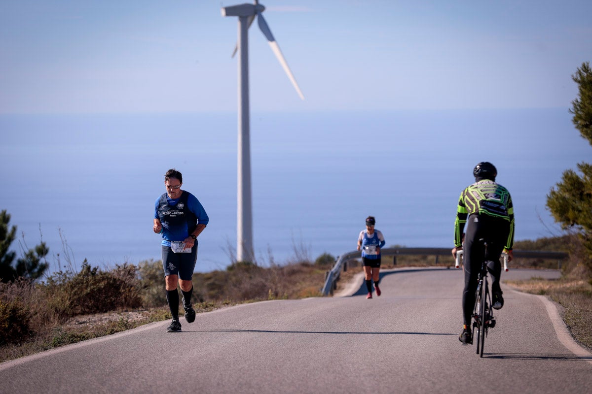 La XX Subida Pedestre al Conjuro arrancó a las 10 de la mañana, y los corredores tuvieron que enfrentarse a 17,8 kilometros en una mañana soleada