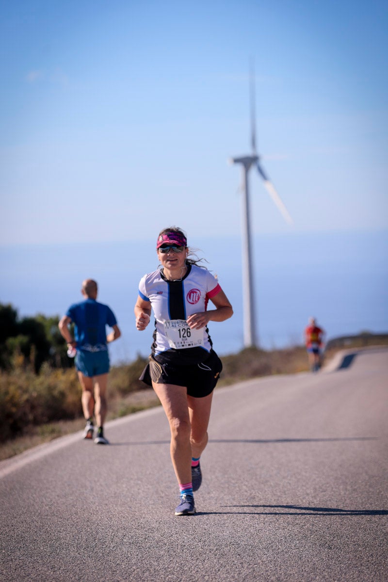 La XX Subida Pedestre al Conjuro arrancó a las 10 de la mañana, y los corredores tuvieron que enfrentarse a 17,8 kilometros en una mañana soleada