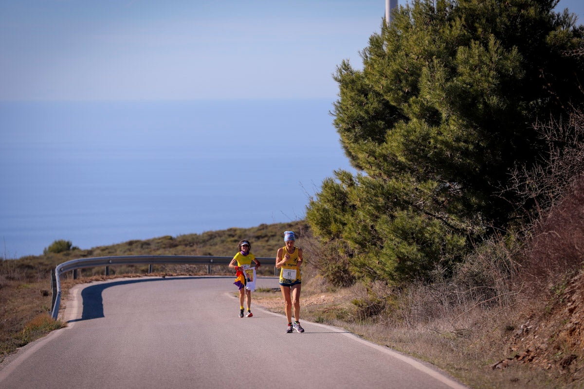 La XX Subida Pedestre al Conjuro arrancó a las 10 de la mañana, y los corredores tuvieron que enfrentarse a 17,8 kilometros en una mañana soleada