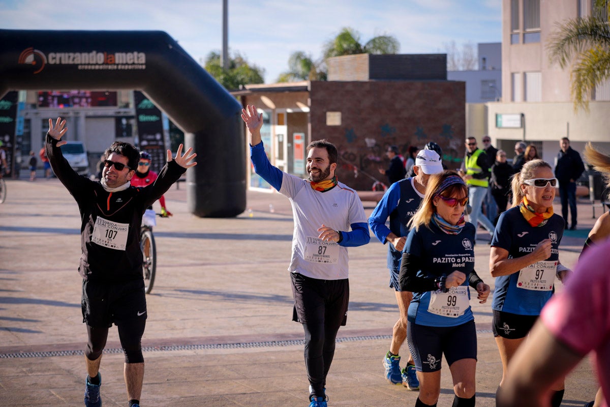 La XX Subida Pedestre al Conjuro arrancó a las 10 de la mañana, y los corredores tuvieron que enfrentarse a 17,8 kilometros en una mañana soleada