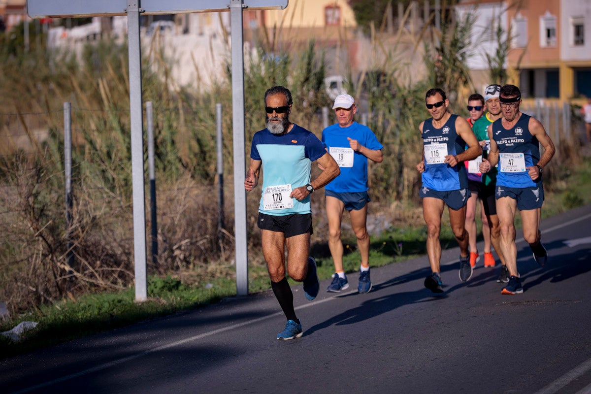 La XX Subida Pedestre al Conjuro arrancó a las 10 de la mañana, y los corredores tuvieron que enfrentarse a 17,8 kilometros en una mañana soleada