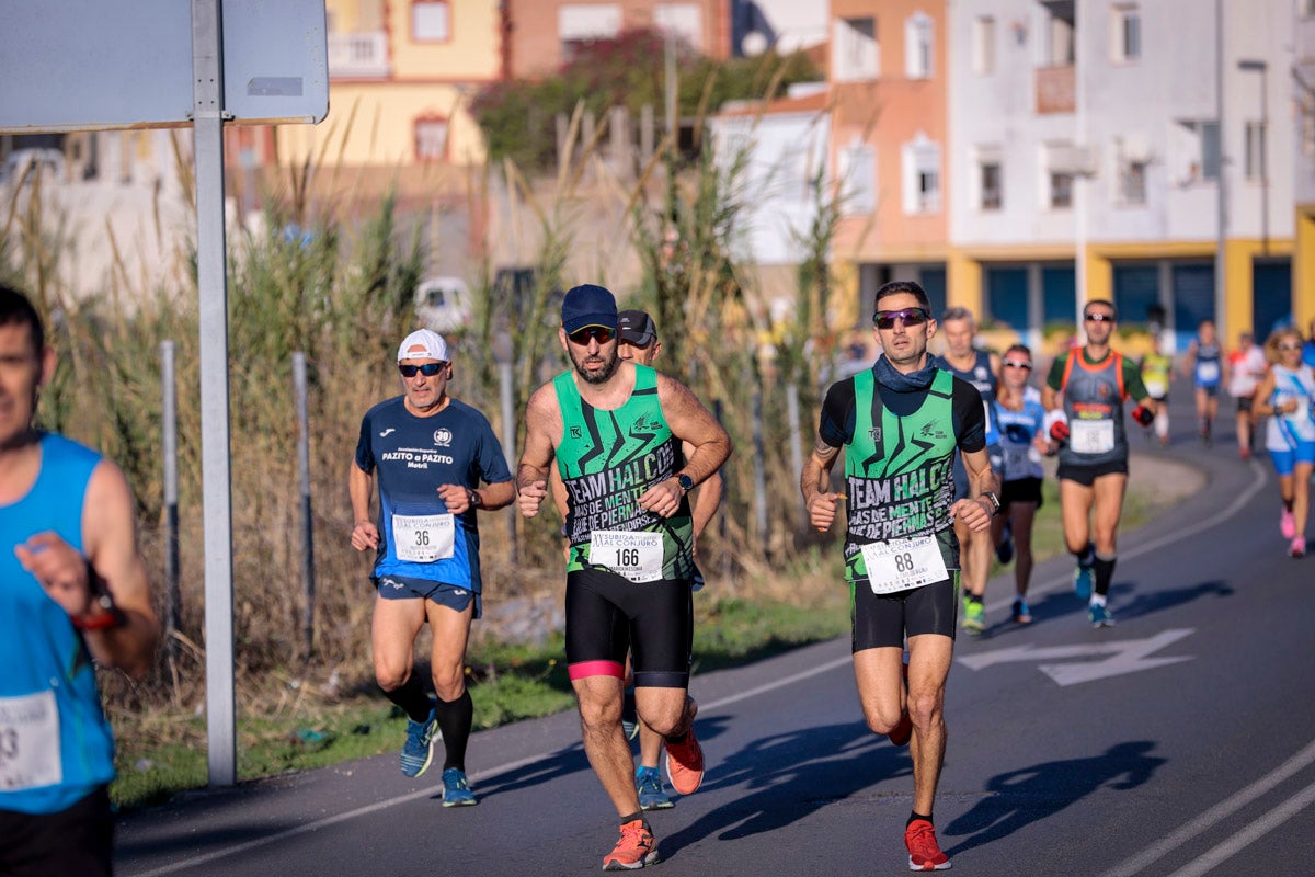 La XX Subida Pedestre al Conjuro arrancó a las 10 de la mañana, y los corredores tuvieron que enfrentarse a 17,8 kilometros en una mañana soleada