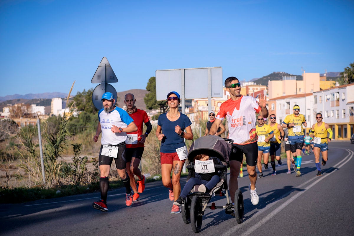 La XX Subida Pedestre al Conjuro arrancó a las 10 de la mañana, y los corredores tuvieron que enfrentarse a 17,8 kilometros en una mañana soleada
