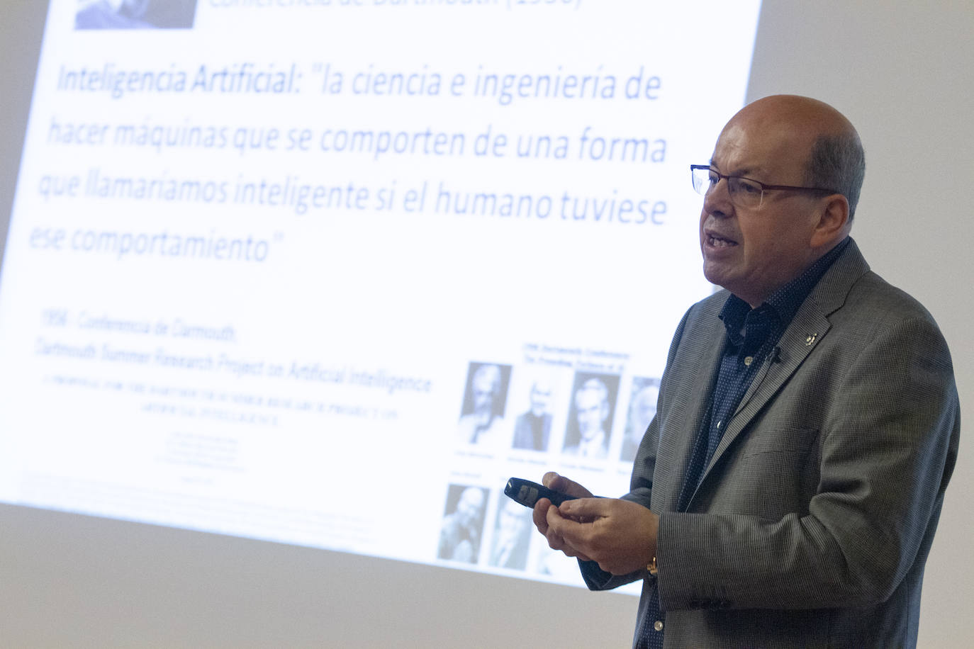 Francisco Herrera, en la ponencia que impartió sobre Inteligencia Artificial ayer.