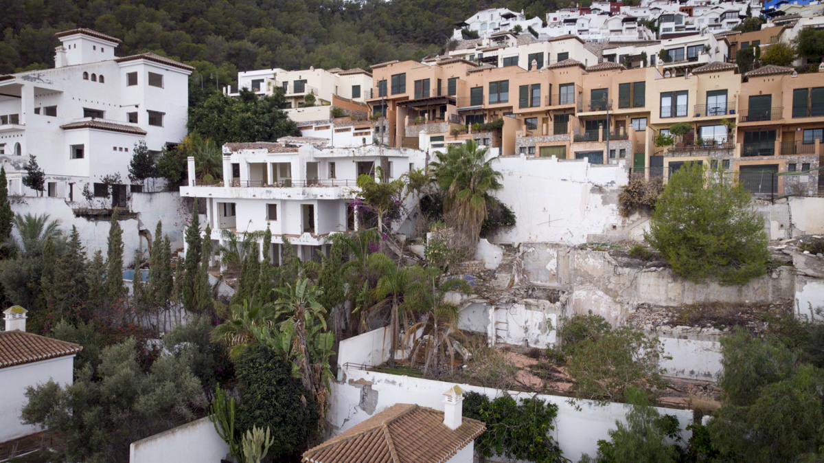 Los deslizamientos de tierra han dejado en estado ruinoso más de 100 casas 