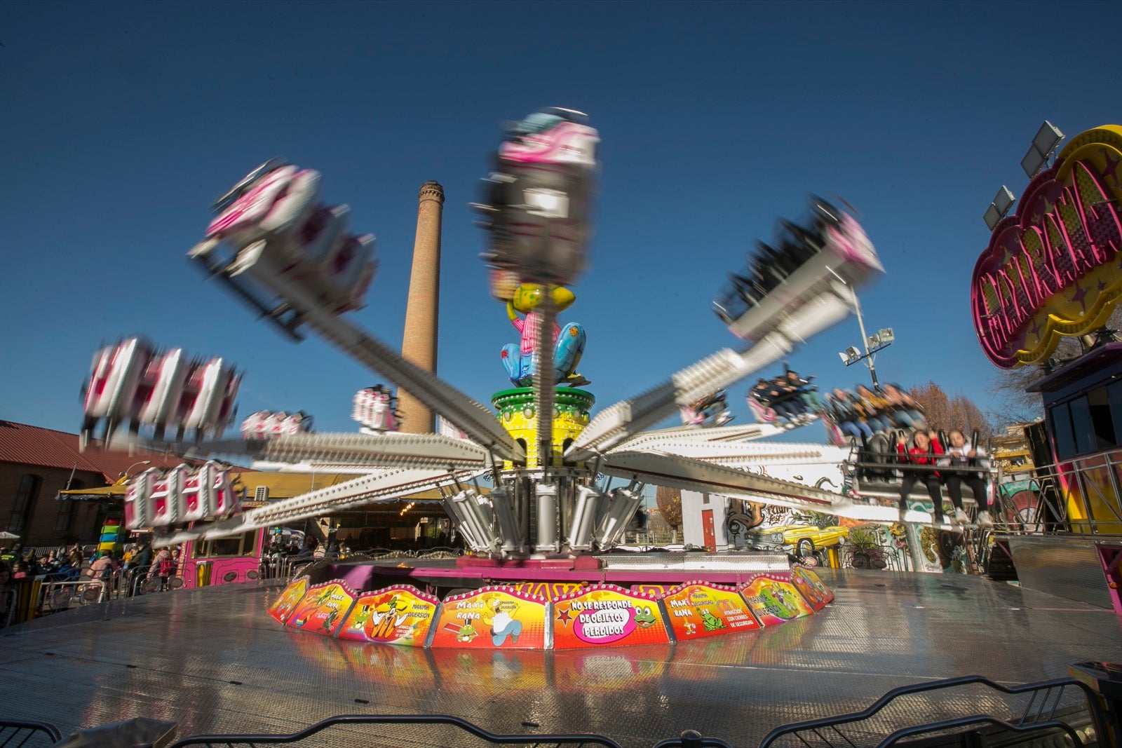 Juveándalus, la feria de la infancia y la juventud, ha iniciado ya una nueva edición en la que cumple 34 años. Desde el día 17 de diciembre hasta el 4 de enero las puertas de Juveándalus estarán abiertas 