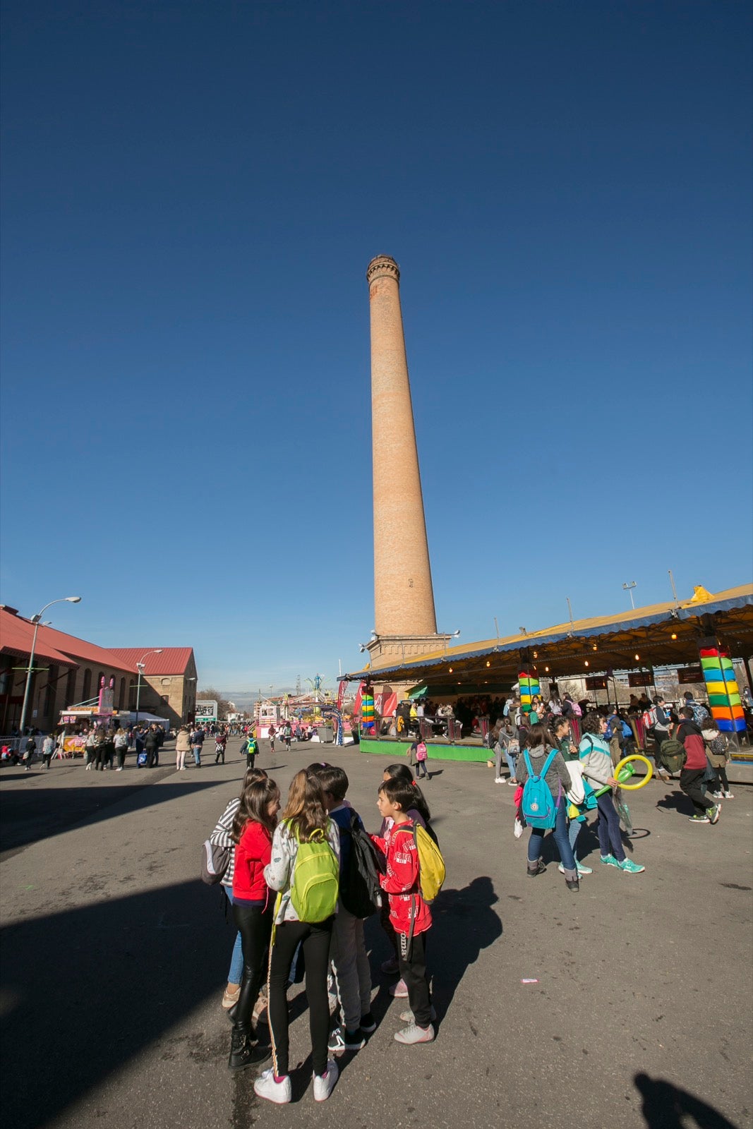 Juveándalus, la feria de la infancia y la juventud, ha iniciado ya una nueva edición en la que cumple 34 años. Desde el día 17 de diciembre hasta el 4 de enero las puertas de Juveándalus estarán abiertas 