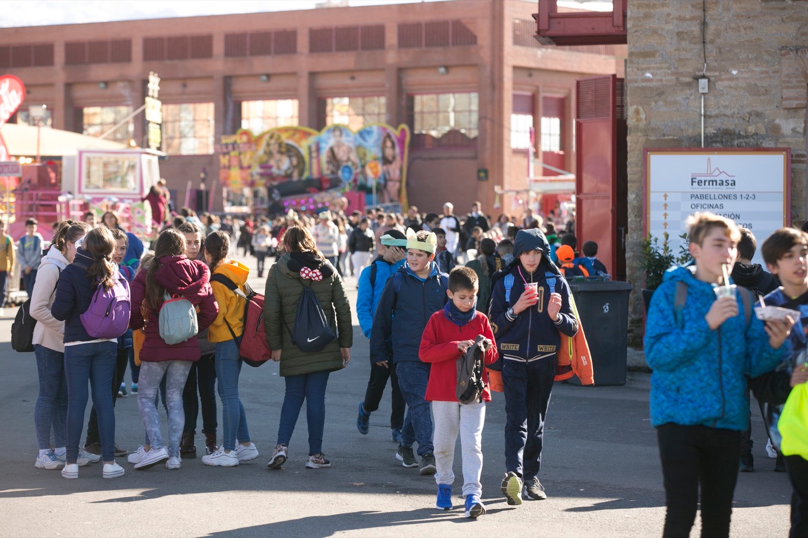 Juveándalus, la feria de la infancia y la juventud, ha iniciado ya una nueva edición en la que cumple 34 años. Desde el día 17 de diciembre hasta el 4 de enero las puertas de Juveándalus estarán abiertas 