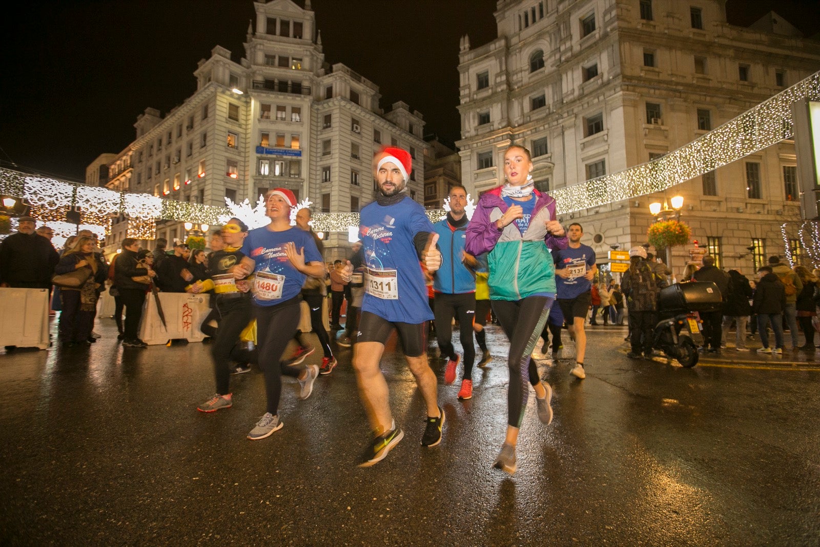 La 28° edición volvió a llenar de color las calles de la capital con sus tradicionales disfraces y sus casi dos mil corredores